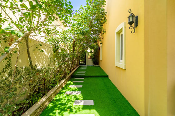 Exclusive | Large Plot | Single Row....., picture 7