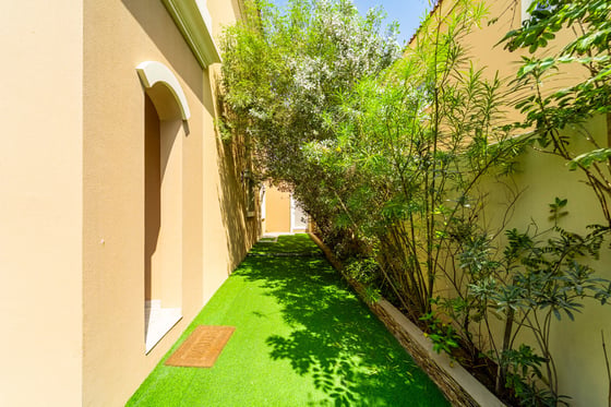 Exclusive | Large Plot | Single Row....., picture 9