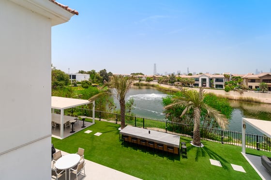 Video tour for Full Lake and Skyline Views | Huge Plot.