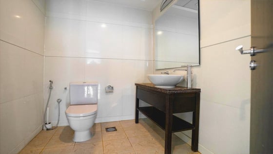 Vacant and Upgraded | Full Marina and Golf Views, picture 10