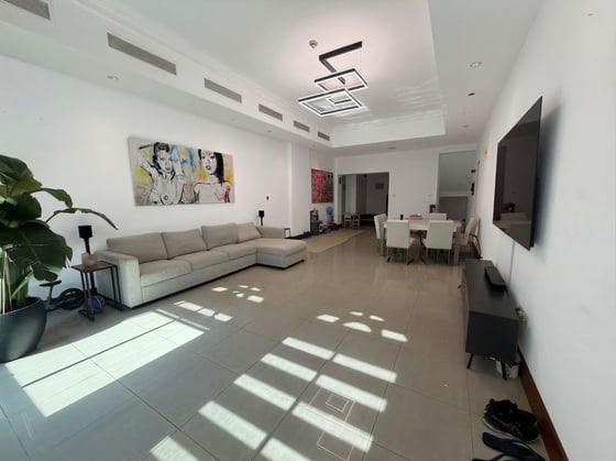 Vacant Soon | Double Garage | Direct Park Access, picture 1