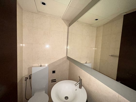 Middle floor | 2BR plus maid | Spacious., picture 17