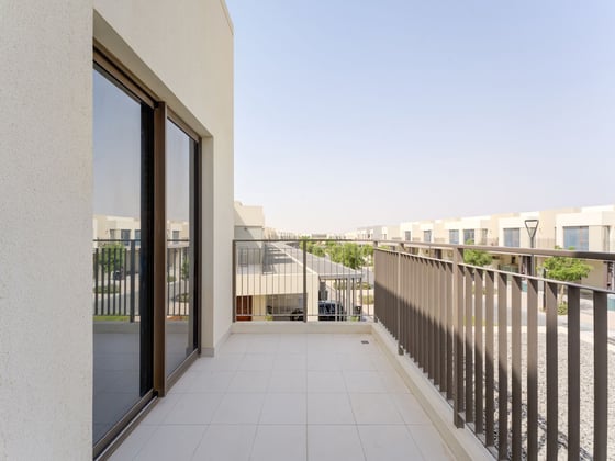 Back to Back | Near Amenities | Vacant on Transfer, picture 14