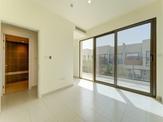 Back to Back | Near Amenities | Vacant on Transfer, picture 12