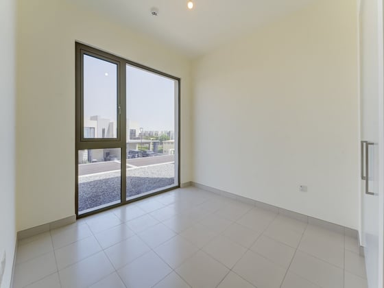 Back to Back | Near Amenities | Vacant on Transfer, picture 10