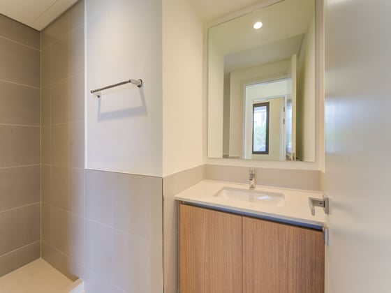 Back to Back | Near Amenities | Vacant on Transfer, picture 6