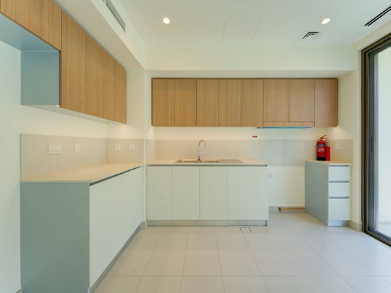 Back to Back | Near Amenities | Vacant on Transfer, picture 3