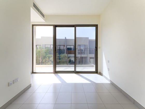 Back to Back | Near Amenities | Vacant on Transfer, picture 11