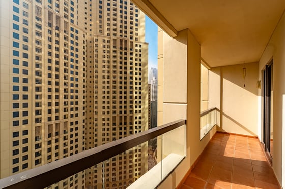 Vacant | Semi Upgraded | Prime Location., picture 13