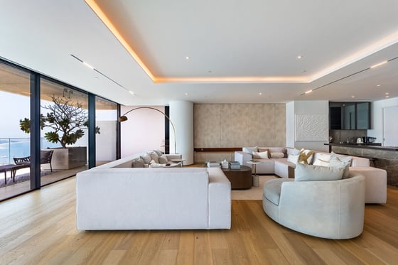 Fully Furnished | Ultra Luxury | Beachfront Living, picture 6
