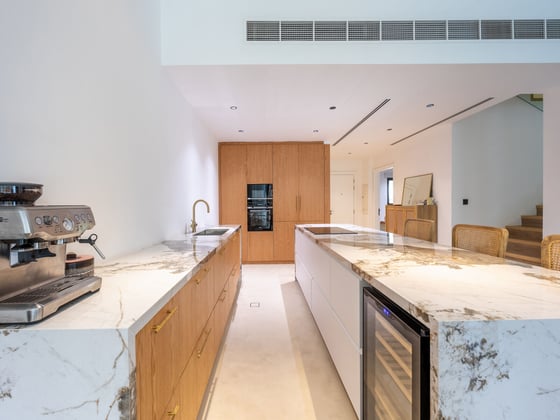 Upgraded | Skyline Views | Vacant On Transfer, picture 2