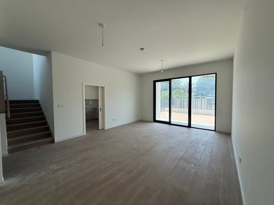 Jogging Access| Mortgage Possible| Closed Kitchen, picture 1