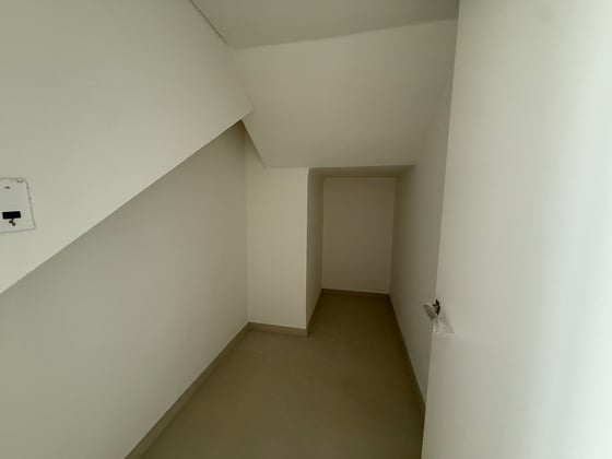 Jogging Access| Mortgage Possible| Closed Kitchen, picture 12
