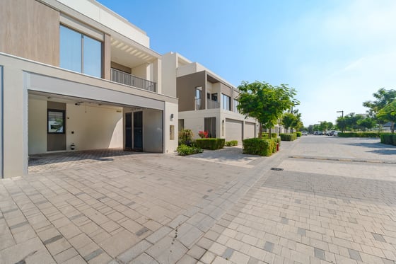 Upgraded Twin Villa with Landscaped Garden, picture 50