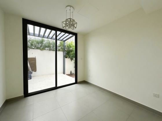 Green  Belt  |  Landscaped  |  Large  Plot, picture 5