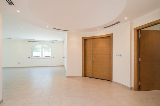 Opposite Park | Large Plot | Motivated Seller, picture 9