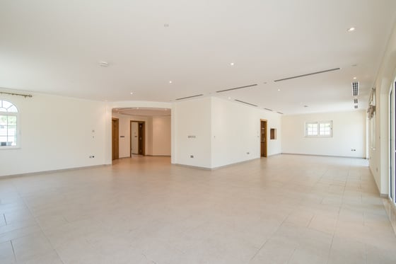 Opposite Park | Large Plot | Motivated Seller, picture 8