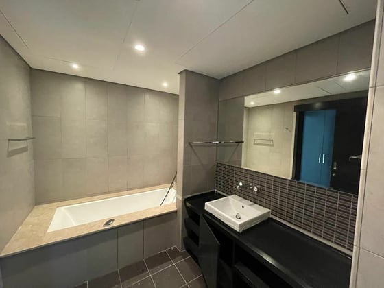 Corner Unit | Spacious | Prime Location., picture 14