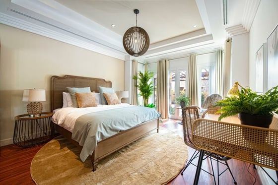 Luxury | Fully Furnished | Pool and Lake Retreat, picture 12
