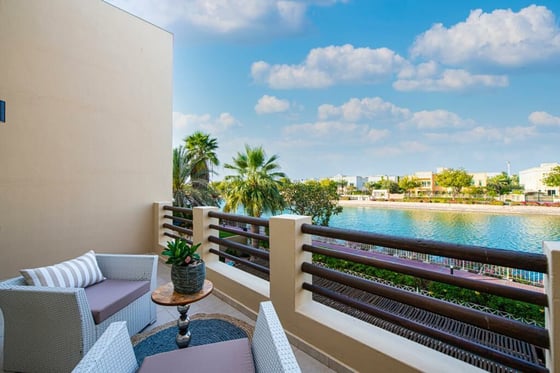 Luxury | Fully Furnished | Pool and Lake Retreat, picture 18