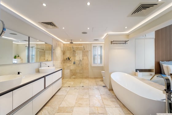 Stunning B1 Villa | Golf Views | Prime location, picture 18