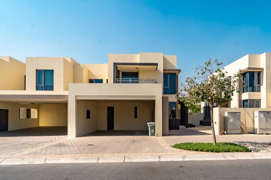 Large Corner Plot | Single Row | Vacant Now, picture 1