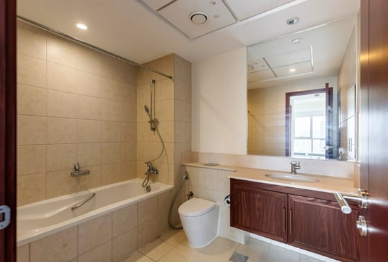 High Floor | Stunning Boulevard View | Vacant Soon, picture 9