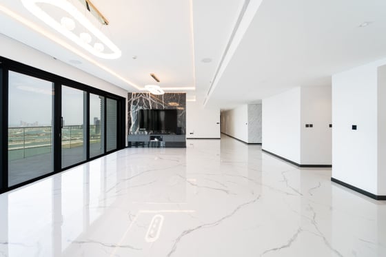 Upgraded I Sea View I High Floor I Unfurnished, picture 5