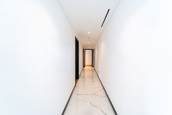 Upgraded I Sea View I High Floor I Unfurnished, picture 21