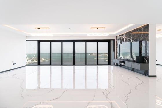 Upgraded I Sea View I High Floor I Unfurnished, picture 1