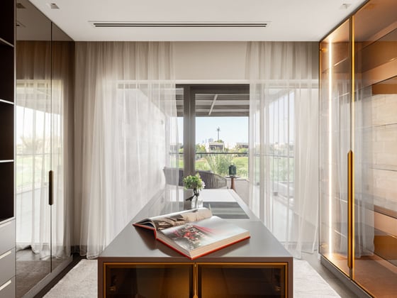 Luxurious Villa with Golf and Lake Views, picture 10