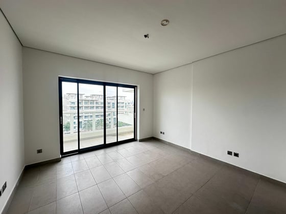 Pool & Skyline Views | Vacant | Renovated, picture 11