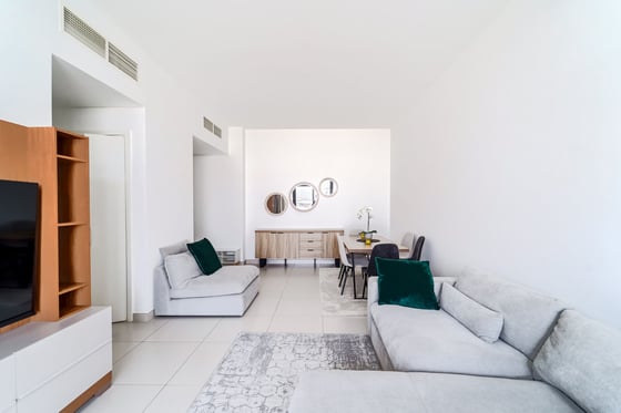 Fully Furnished | Mid Floor | Best Priced, picture 5