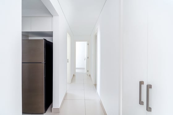 Fully Furnished | Mid Floor | Best Priced, picture 7
