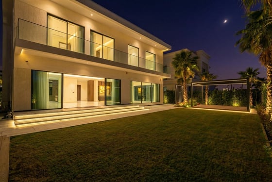 Price Reduced | 6 Bedrooms  |  Luxurious Villa, picture 10
