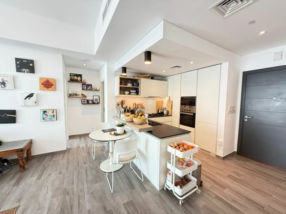Rented Unit | Pool View | 7.3% ROI......, picture 1