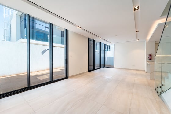 Luxury Waterfront Villa with Casino Views, picture 10