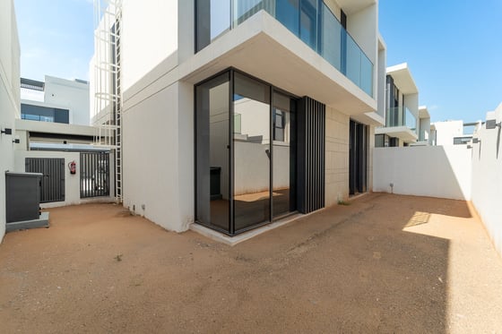 Luxury Waterfront Villa with Casino Views, picture 27