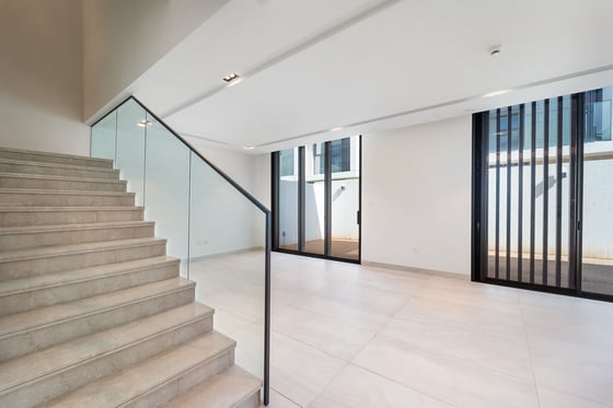 Luxury Waterfront Villa with Casino Views, picture 9