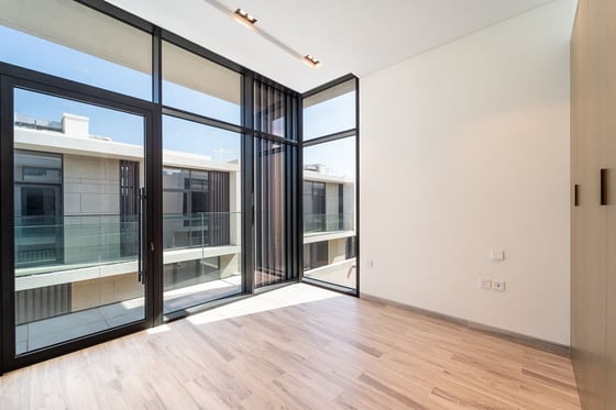 Luxury Waterfront Villa with Casino Views, picture 15