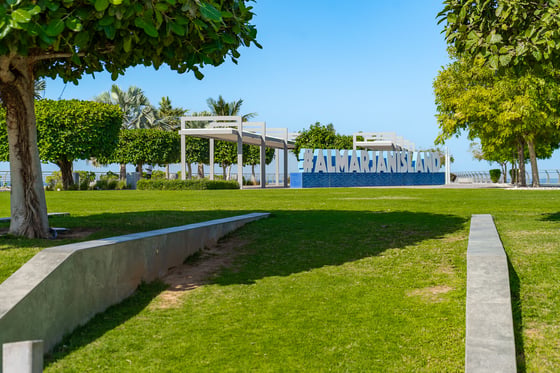 Luxury Waterfront Villa with Casino Views, picture 31