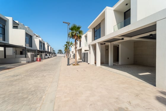 Luxury Waterfront Villa with Casino Views, picture 29