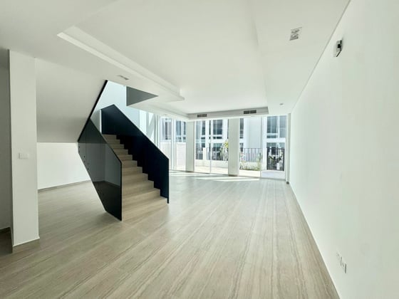 Brand New | Private Pool | Vacant Now..., picture 1