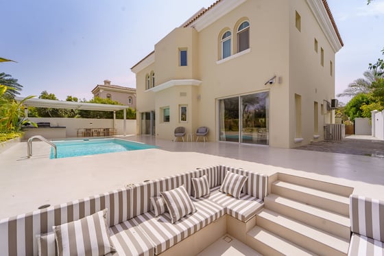 VOT | Great Location | Fully Upgraded - Furnished, picture 1