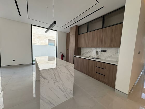 Luxury | Brand New | Custom-Built......., picture 2