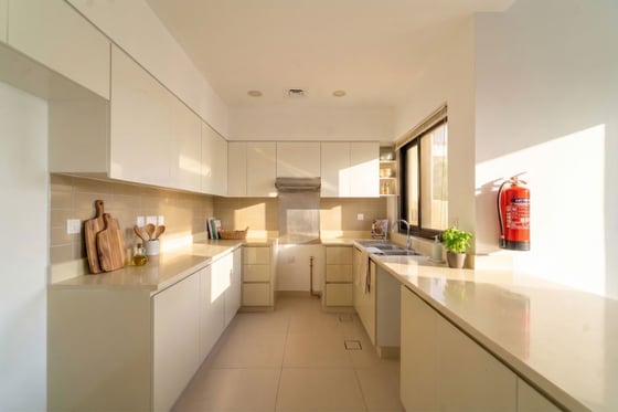 Vacant Now | Corner Unit | Greenbelt Backing, picture 5