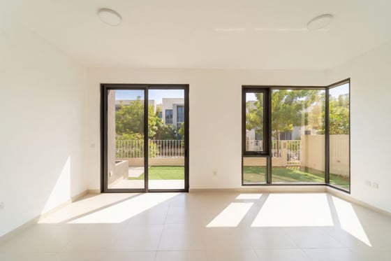 Vacant Now | Corner Unit | Greenbelt Backing, picture 9