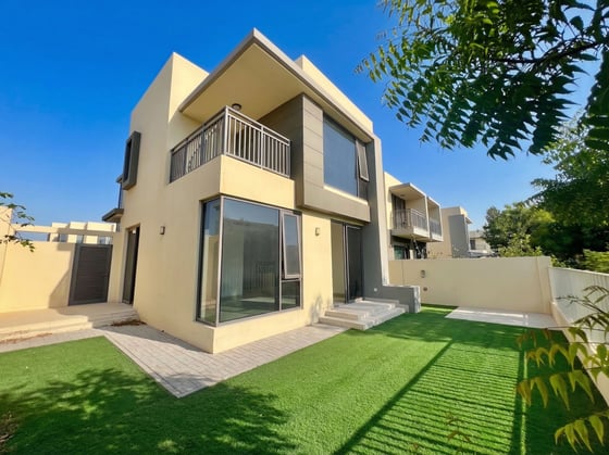 Vacant Now | Corner Unit | Greenbelt Backing, picture 1