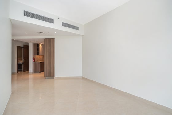 Upgraded Modern 2 Bed | 2 Balcony | Prime Location, picture 6