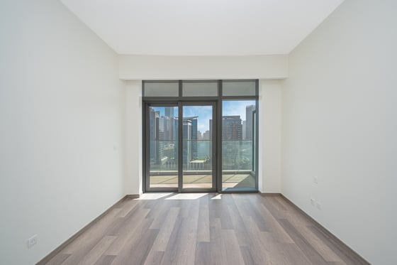 Upgraded Modern 2 Bed | 2 Balcony | Prime Location, picture 8